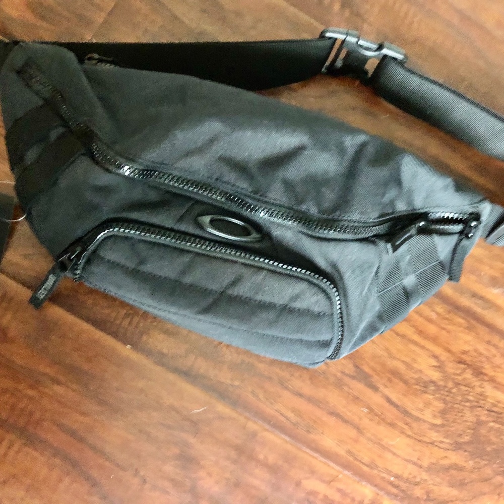 Oakley belt bag